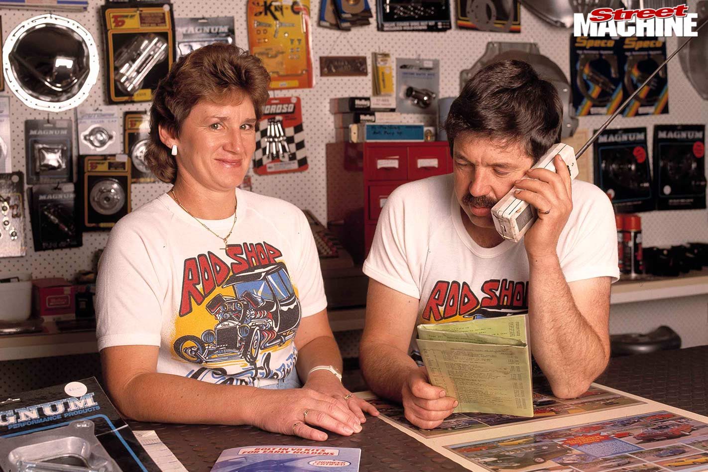 Род и Кэрол в Castlemaine Rod Shop, в 1988 году