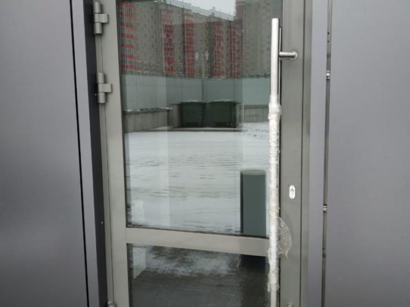 Одностворчатые и двустворчатые алюминиевые двери